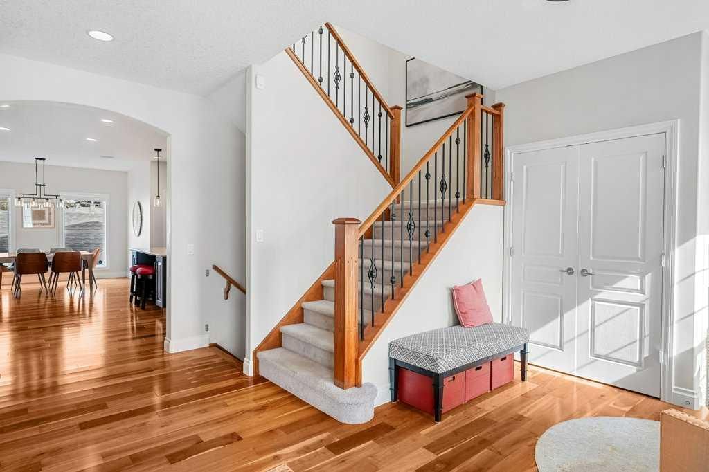 274 Somme Avenue SW, Calgary — photo 3 of 49