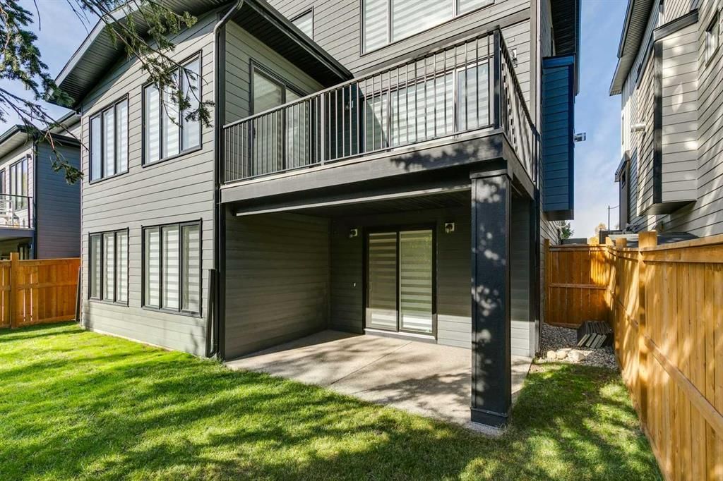 7901 8A Avenue SW, Calgary — photo 4 of 50