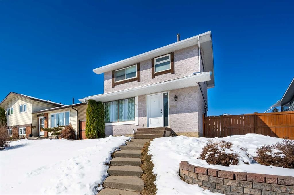 427 Rundlelawn Way NE, Calgary — photo 2 of 42