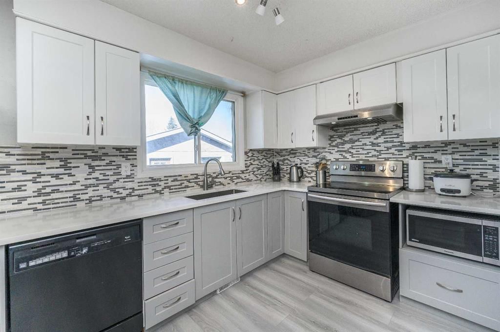 427 Rundlelawn Way NE, Calgary — photo 4 of 42