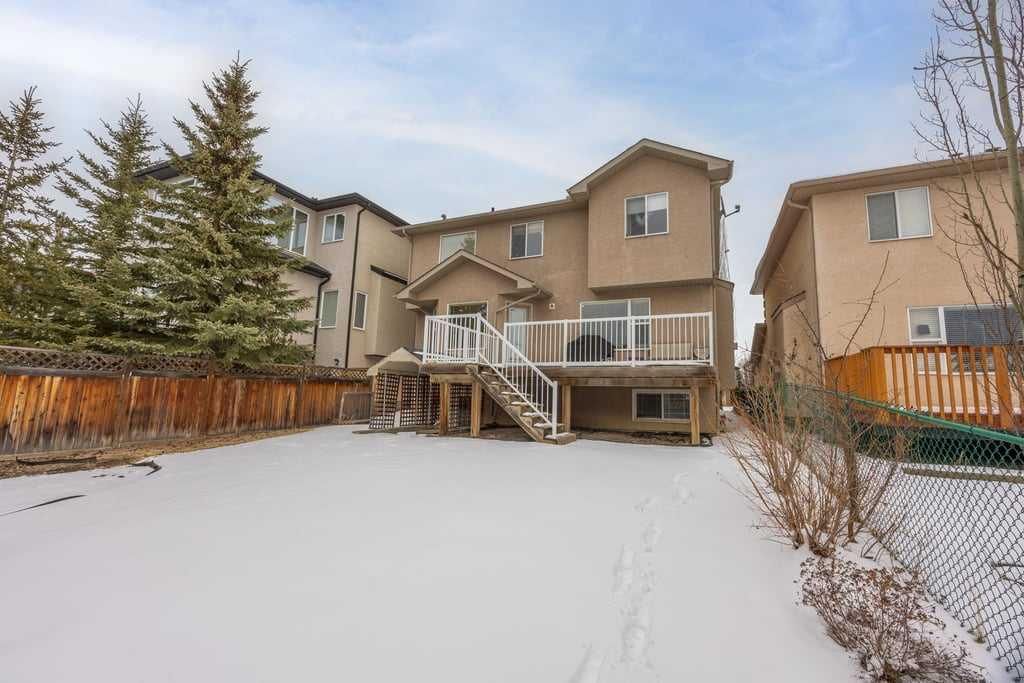 19 Sienna Park Crescent SW, Calgary — photo 2 of 47