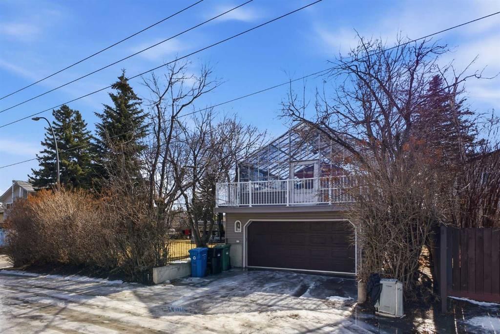 4636 26 Avenue NE, Calgary — photo 2 of 40