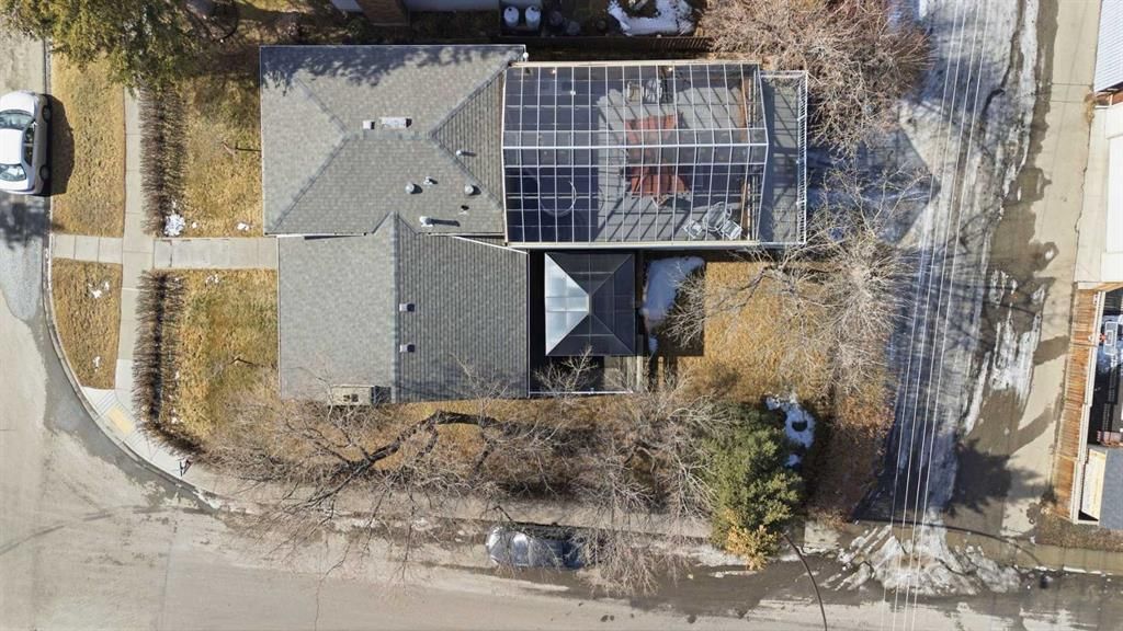 4636 26 Avenue NE, Calgary — photo 3 of 40