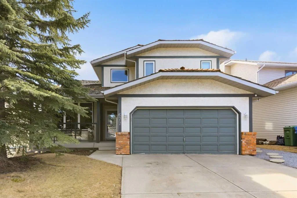 677 Hawkwood Boulevard NW, Calgary — main listing photo