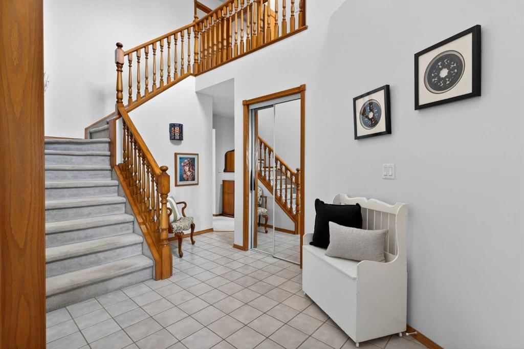 677 Hawkwood Boulevard NW, Calgary — photo 3 of 50