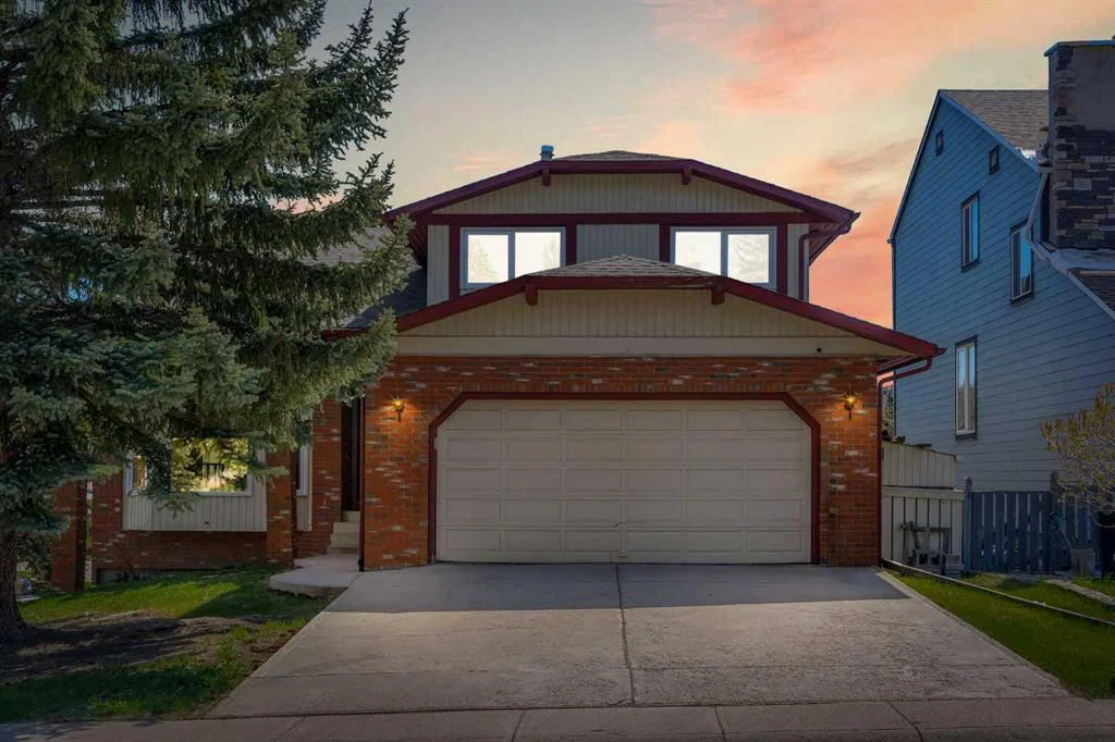 4 Edgehill Crescent NW, Calgary — photo 3 of 41