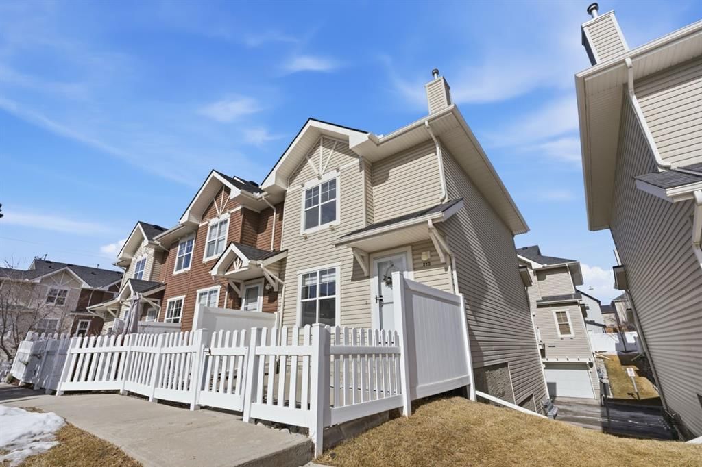 213 Toscana Gardens NW, Calgary — photo 2 of 37
