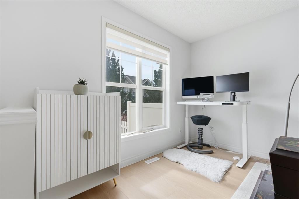 213 Toscana Gardens NW, Calgary — photo 4 of 37