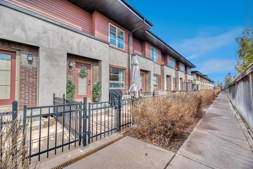 23 Aspen Hills Terrace SW, Calgary — main listing photo