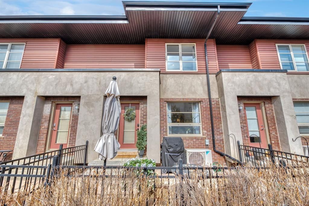 23 Aspen Hills Terrace SW, Calgary — photo 2 of 35