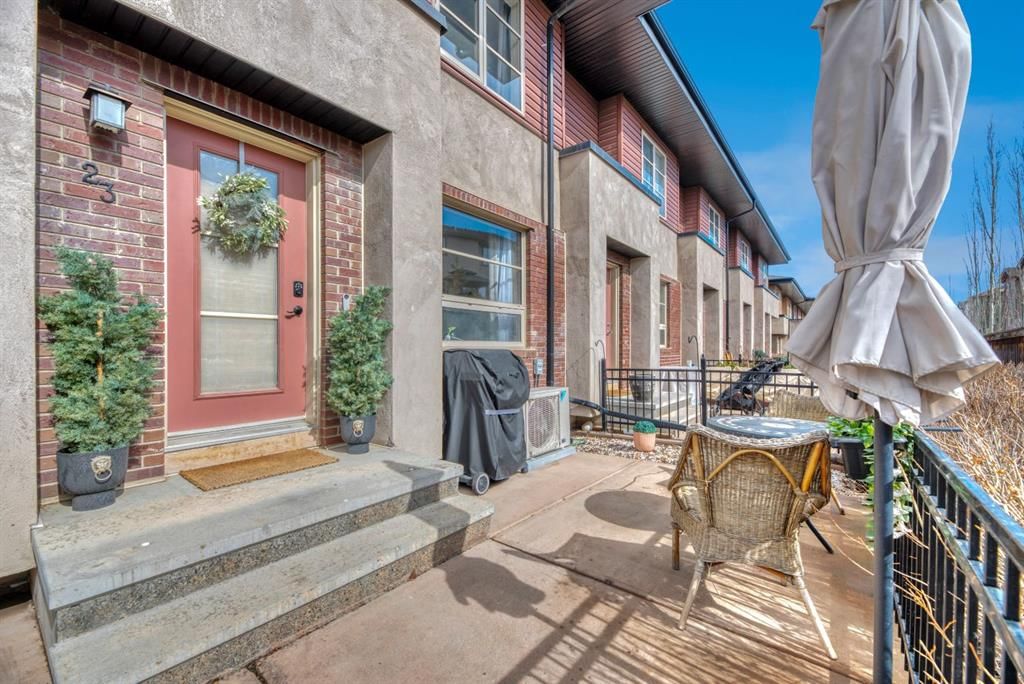 23 Aspen Hills Terrace SW, Calgary — photo 3 of 35