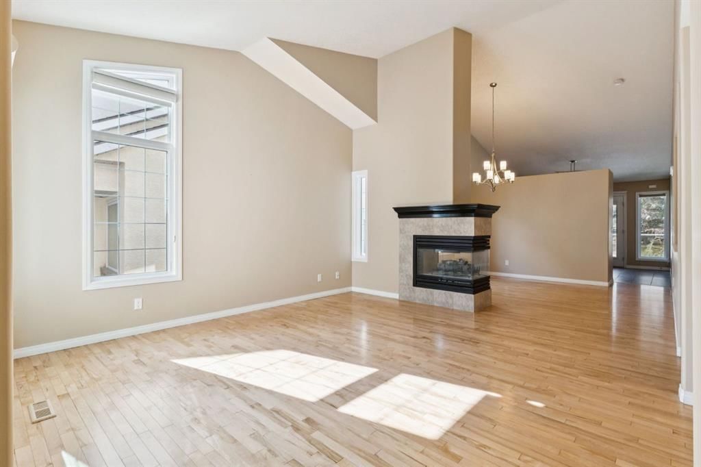 363 Prominence Heights SW, Calgary — photo 3 of 36