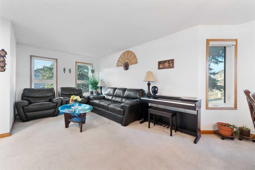 43 Edgebrook Cove NW, Calgary — photo 4 of 47