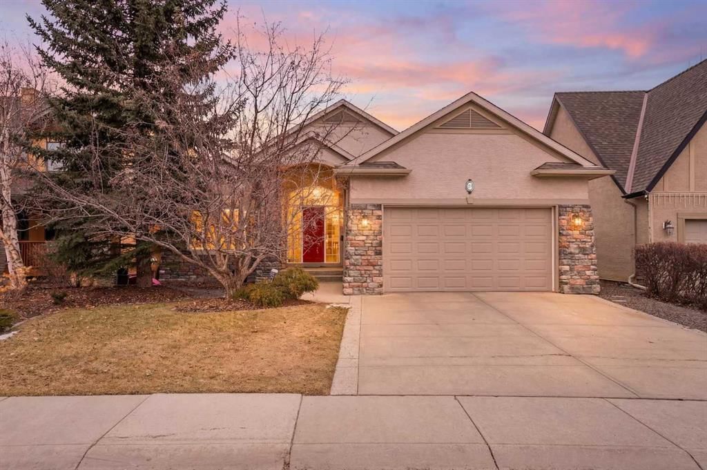 19 Discovery Ridge Cove SW, Calgary — main listing photo