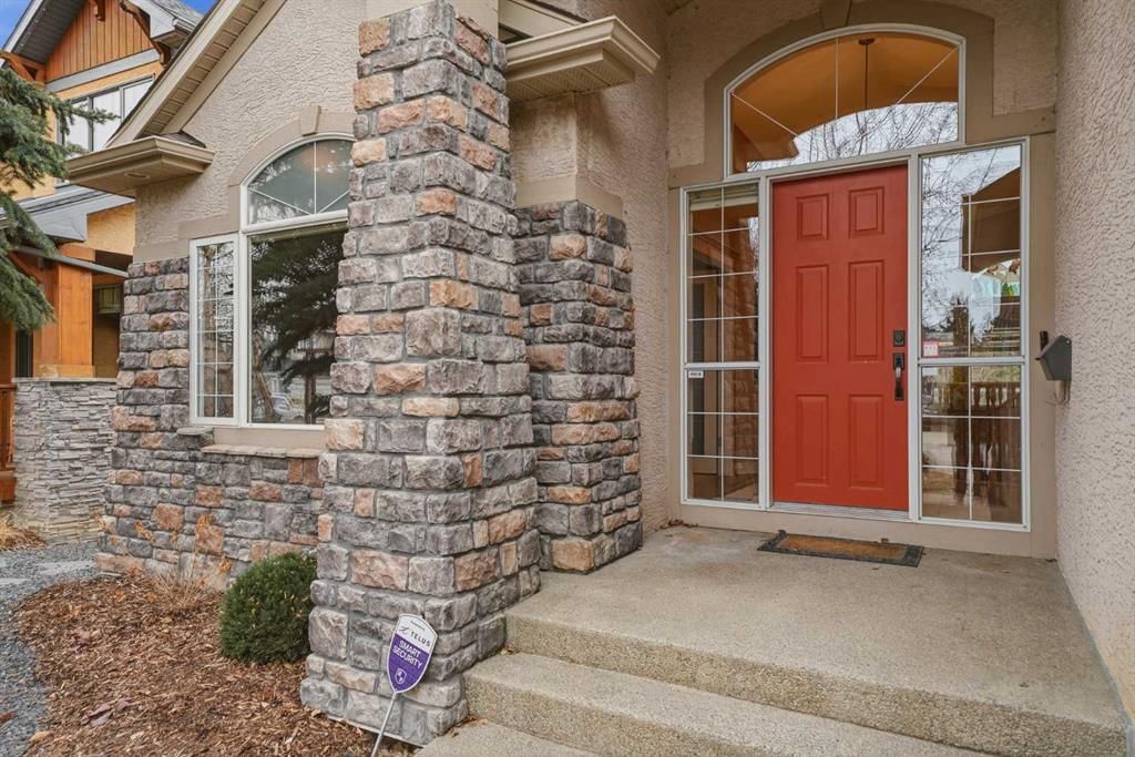 19 Discovery Ridge Cove SW, Calgary — photo 5 of 50