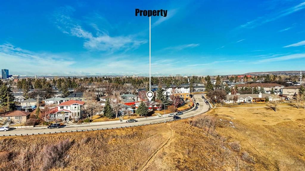931 Robert Road NE, Calgary — photo 3 of 14