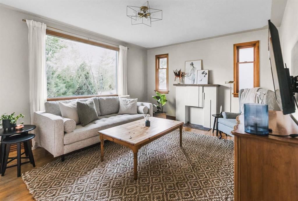 232 21 Avenue NE, Calgary — photo 5 of 27
