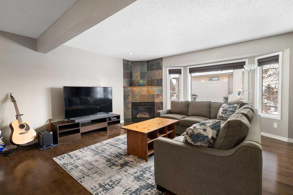 222 Christie Park Mews SW, Calgary — photo 4 of 29