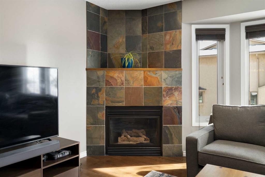 222 Christie Park Mews SW, Calgary — photo 5 of 29