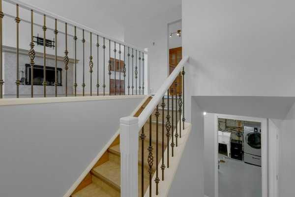 3 Madigan Court NE, Calgary — photo 4 of 28