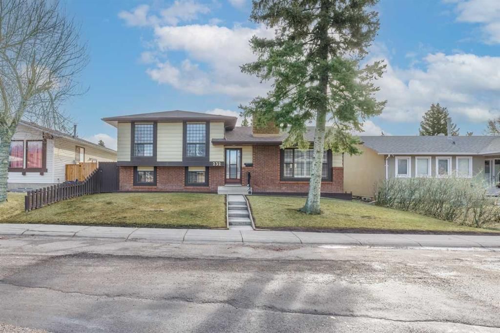 232 Templeside Circle NE, Calgary — main listing photo
