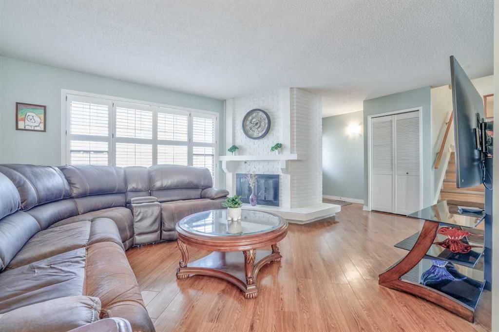 232 Templeside Circle NE, Calgary — photo 4 of 34