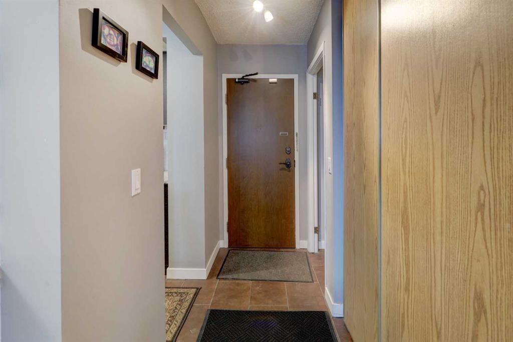 711, 738 3 Avenue SW, Calgary — photo 4 of 33