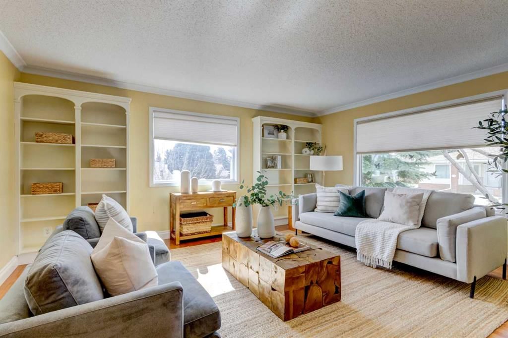 12 Vandoos Villas NW, Calgary — photo 5 of 39