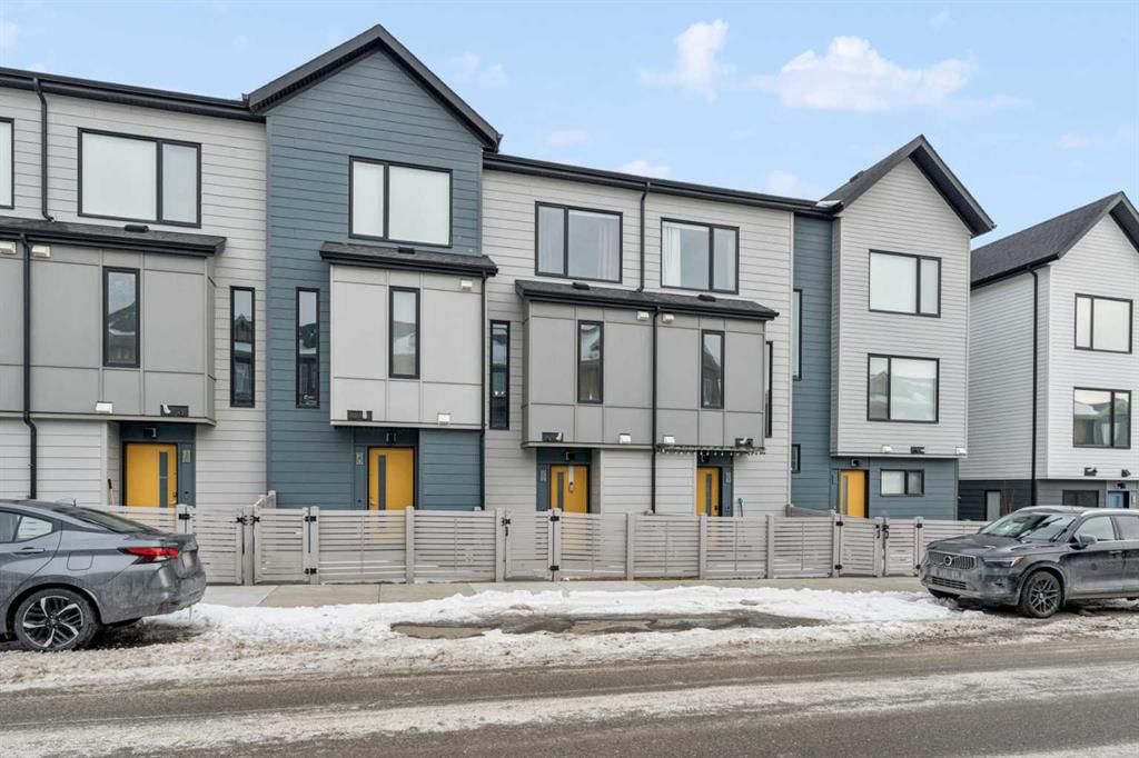 22 Evanscrest Court NW, Calgary — main listing photo