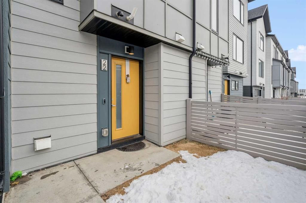 22 Evanscrest Court NW, Calgary — photo 3 of 26