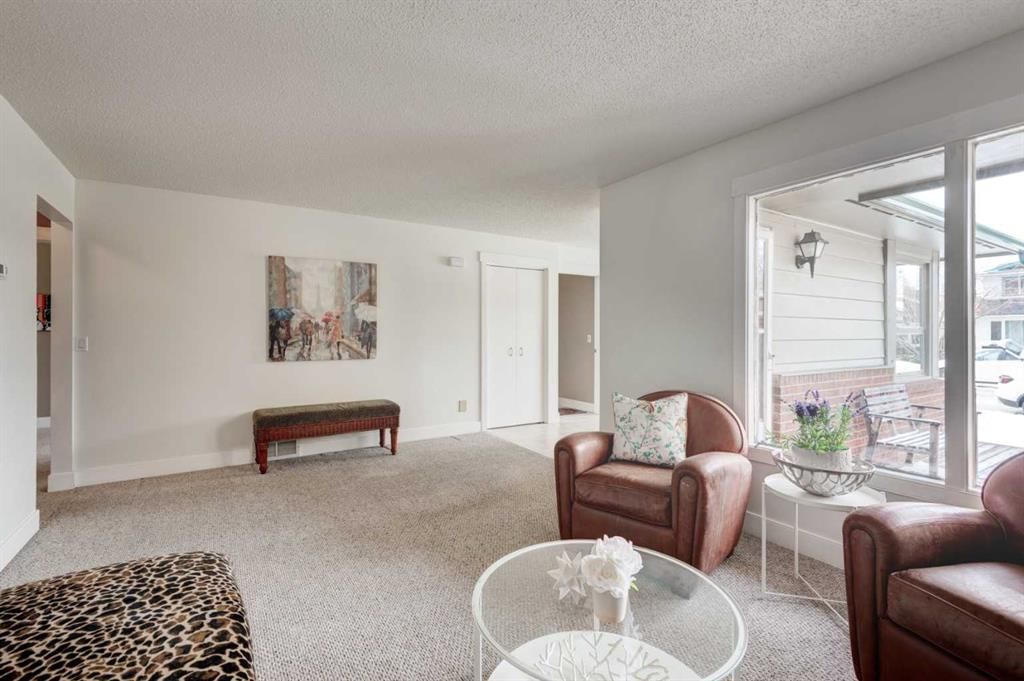 88 Sunhurst Road SE, Calgary — photo 2 of 35
