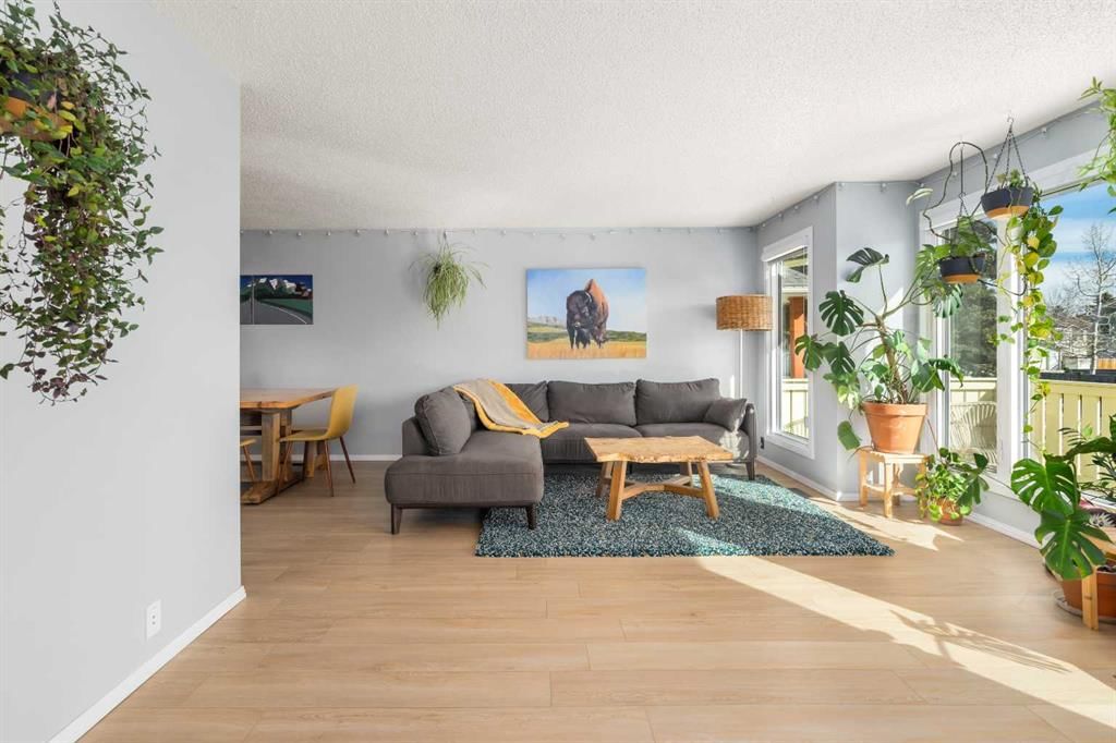 92 Millcrest Green SW, Calgary — photo 2 of 38