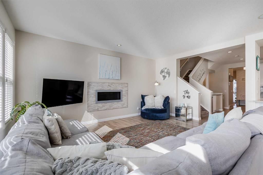 212 Auburn Meadows Crescent SE, Calgary — photo 3 of 48