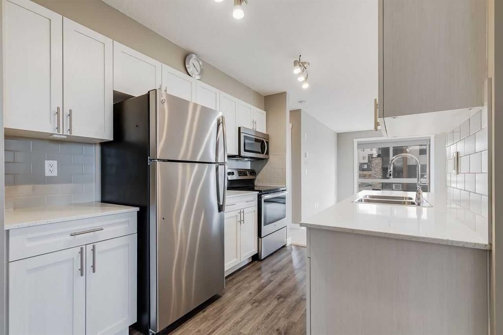 402, 20 Kincora Glen Park NW, Calgary — photo 2 of 22