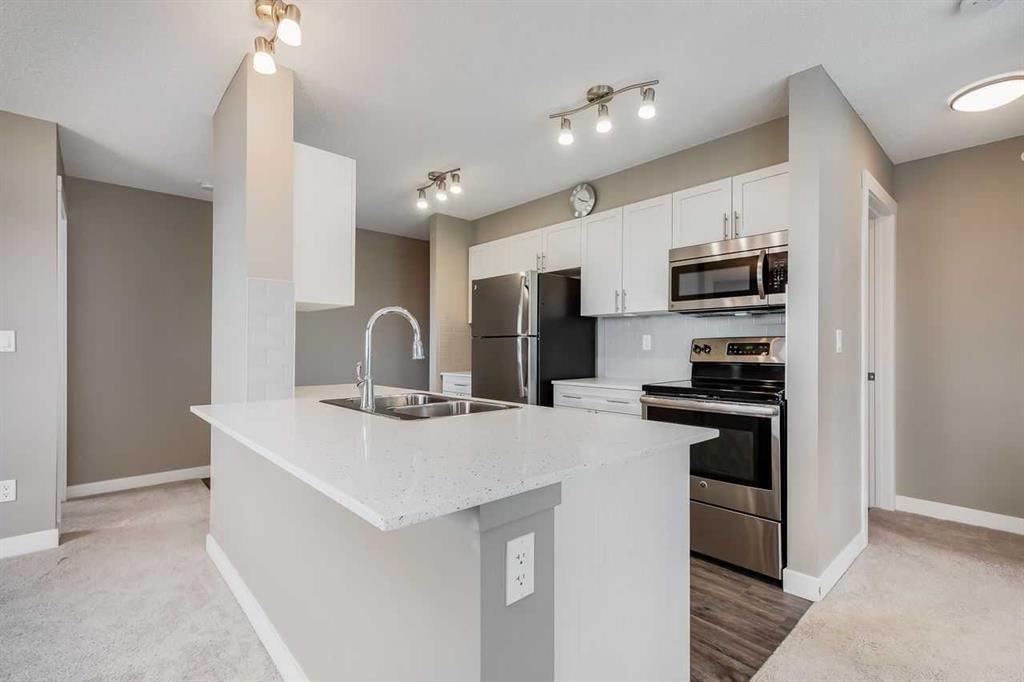 402, 20 Kincora Glen Park NW, Calgary — photo 3 of 22
