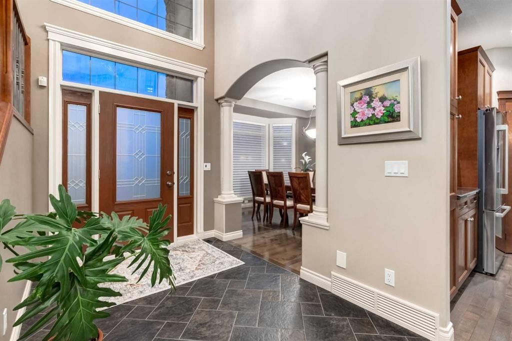 47 Discovery Ridge Mount SW, Calgary — photo 3 of 50