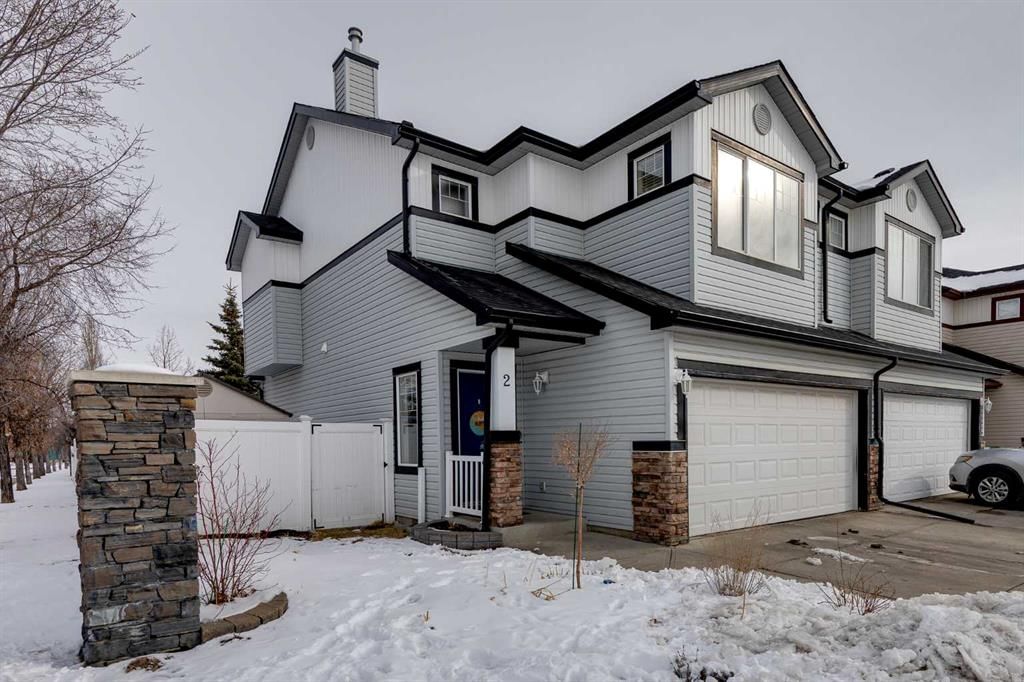 2 Everridge Villas SW, Calgary — main listing photo