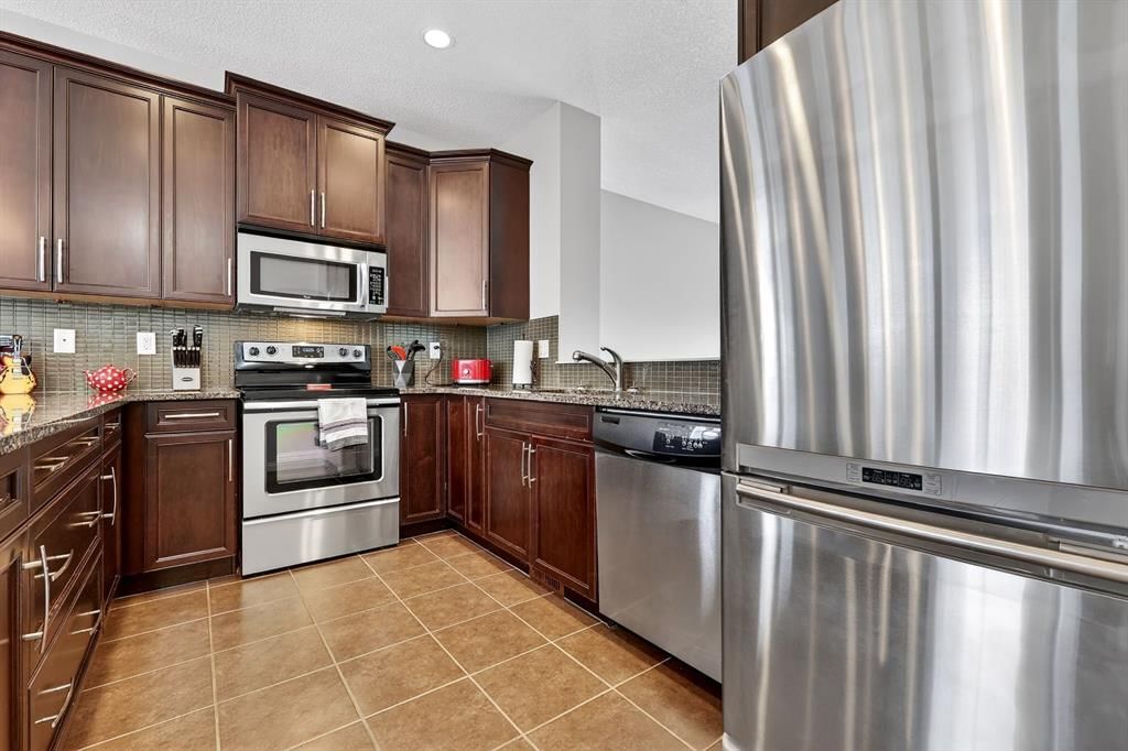 1902 Wentworth Villas SW, Calgary — photo 5 of 14