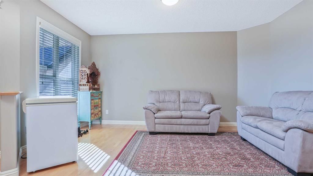 220 Everwillow Green SW, Calgary — photo 4 of 46