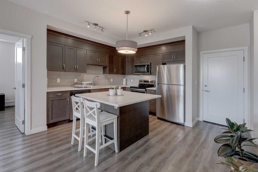 410, 30 Shawnee Common SW, Calgary — photo 2 of 28