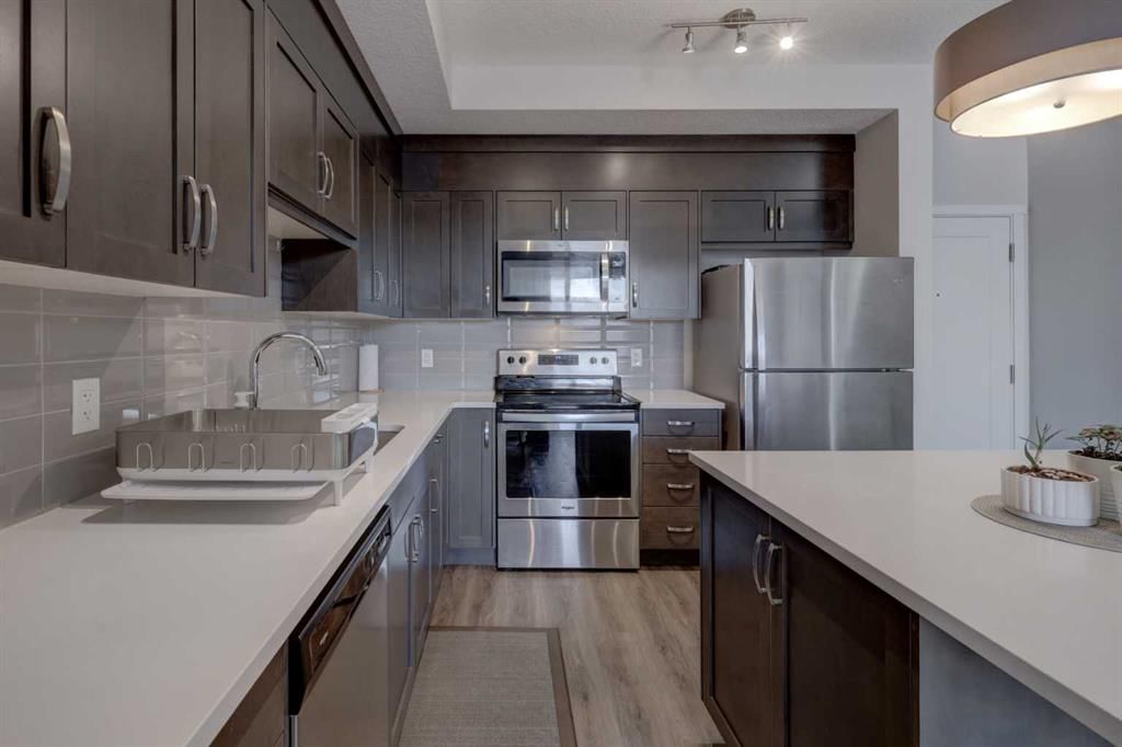 410, 30 Shawnee Common SW, Calgary — photo 4 of 28