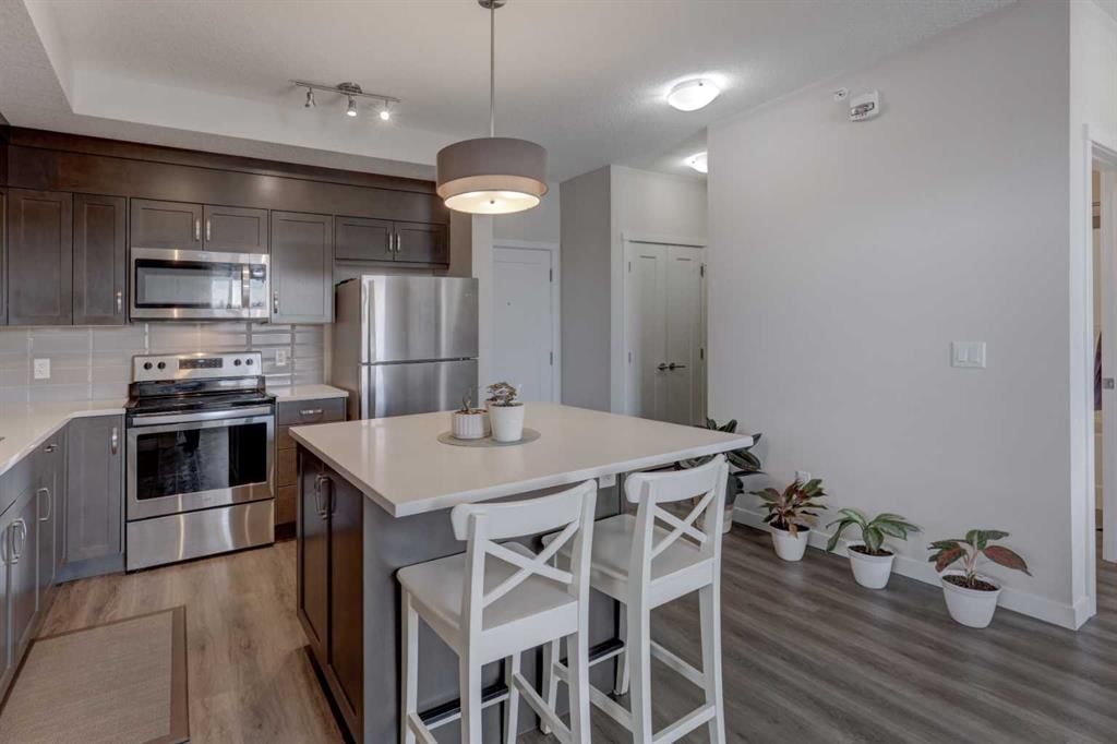 410, 30 Shawnee Common SW, Calgary — photo 5 of 28