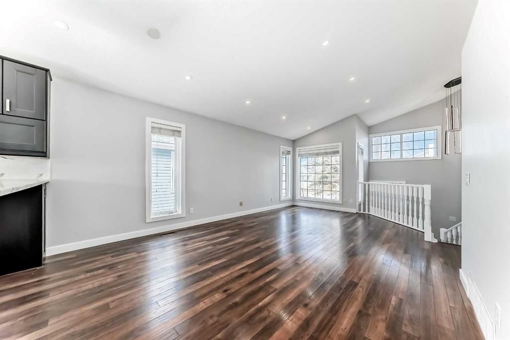 61 Citadel Hills Circle NW, Calgary — photo 4 of 44