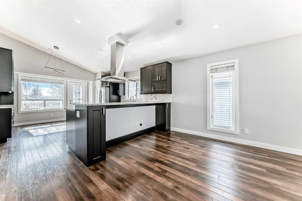 61 Citadel Hills Circle NW, Calgary — photo 5 of 44