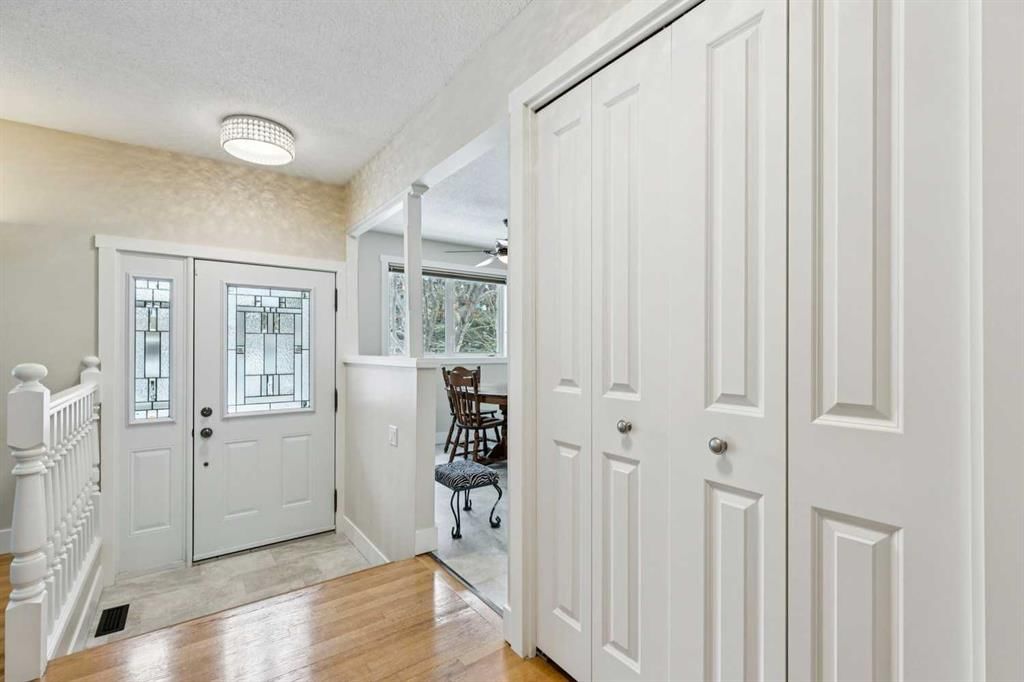 359 Norseman Road NW, Calgary — photo 3 of 43