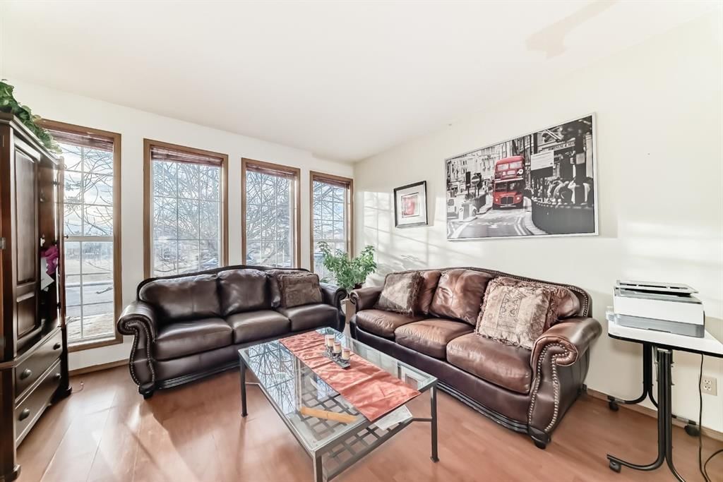 68 Laguna Close NE, Calgary — photo 3 of 11