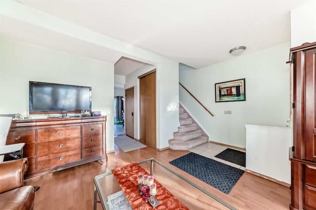 68 Laguna Close NE, Calgary — photo 4 of 11