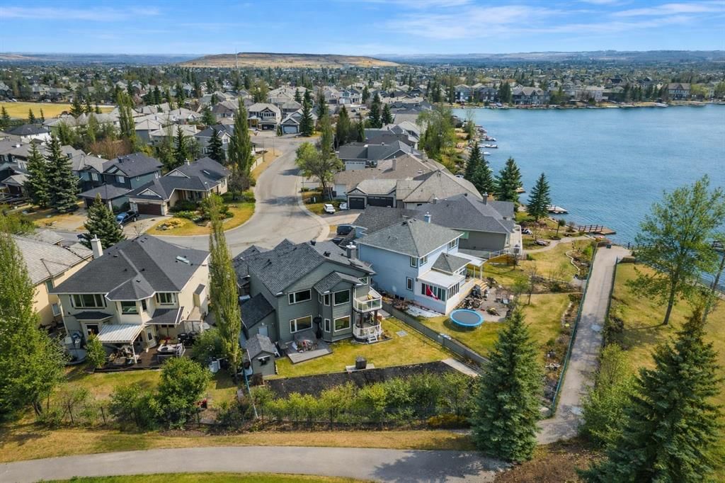 50 Chapala Crescent SE, Calgary — photo 4 of 49