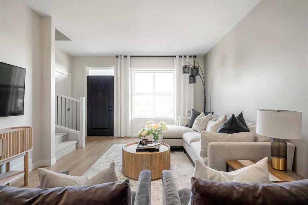 687 Homestead Drive NE, Calgary — photo 3 of 14