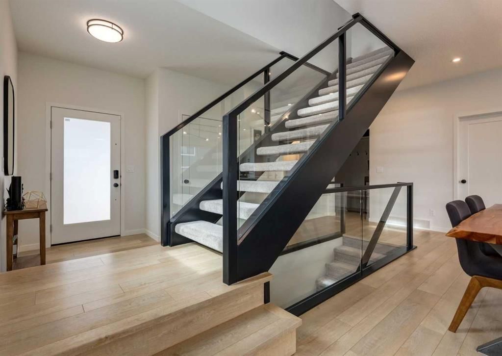 44 West Grove Link SW, Calgary — photo 3 of 42